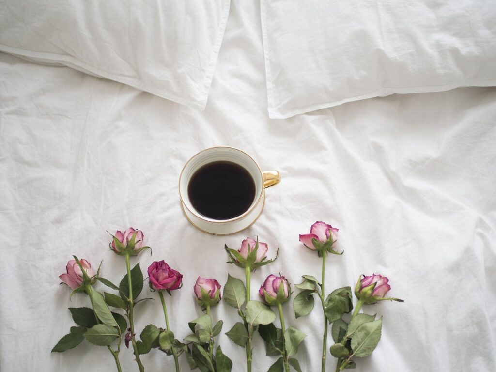 coffee, roses, bed, drink, caffeine, porcelain, morning, rest, ceramics, layout, romantic, coffee, coffee, coffee, coffee, coffee, bed, bed, bed, rest